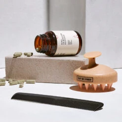 Stimulating Scalp Brush Brosse Stimulante Cuir Chevelu -Magasin De Cosmétiques 02 22 CutbyFred Stim Brush 2 Encart Inspi2 TINY