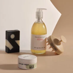 Stimulating Scalp Brush Brosse Stimulante Cuir Chevelu -Magasin De Cosmétiques 02 22 CutbyFred Stim Brush Encart Inspi2 TINY