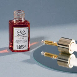 Sunday Riley C.E.O. Glow Vitamin C & Turmeric Face Oil Huile Visage Éclat -Magasin De Cosmétiques 04 22 Encart Inspi CEO Oil Sunday Riley 200bac1d a6f6 4630 82f7 4f027ba4e286