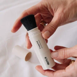 Frange Puff Shampoing Sec 17 Frange Puff Shampoing Sec -Magasin De Cosmétiques 1FP carre