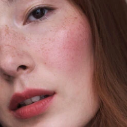 Bisou Blush Crème -Magasin De Cosmétiques 1vfr bisou blush aissa carre