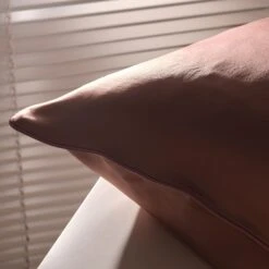 Taie D'Oreiller En Soie Format Carré -Magasin De Cosmétiques 2023 O1 OMC A RITUEL NUIT 7 Post