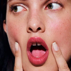 Le Velours Crème à Lèvres -Magasin De Cosmétiques 3Velours Carre