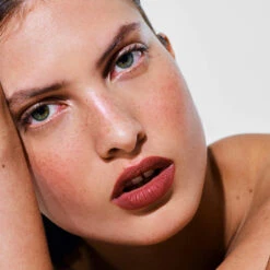 Le Velours Crème à Lèvres -Magasin De Cosmétiques 5Velours Carre