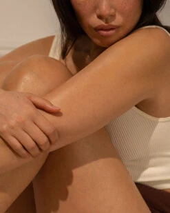 The Classic Hint Of Summer Autobronzant Éclat -Magasin De Cosmétiques Corps5 viki post