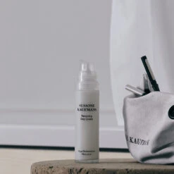 Renewing Day Cream Crème De Jour Anti-Âge -Magasin De Cosmétiques Encart inspi SK Renewing 22 Day 2