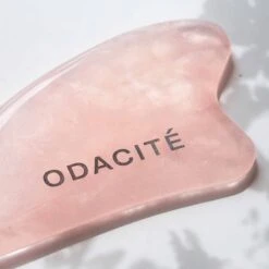 Crystal Contour Gua Sha -Magasin De Cosmétiques encart inspi gua sha quartz odacite